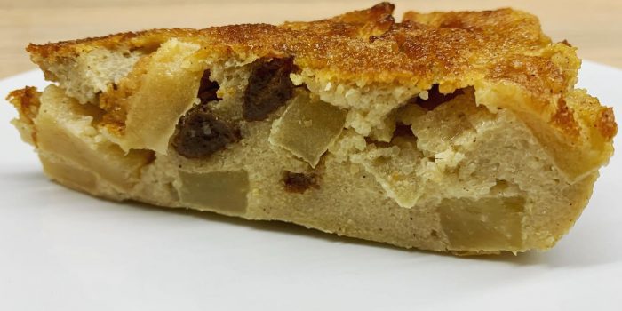 torta al semolino con mele e uvetta